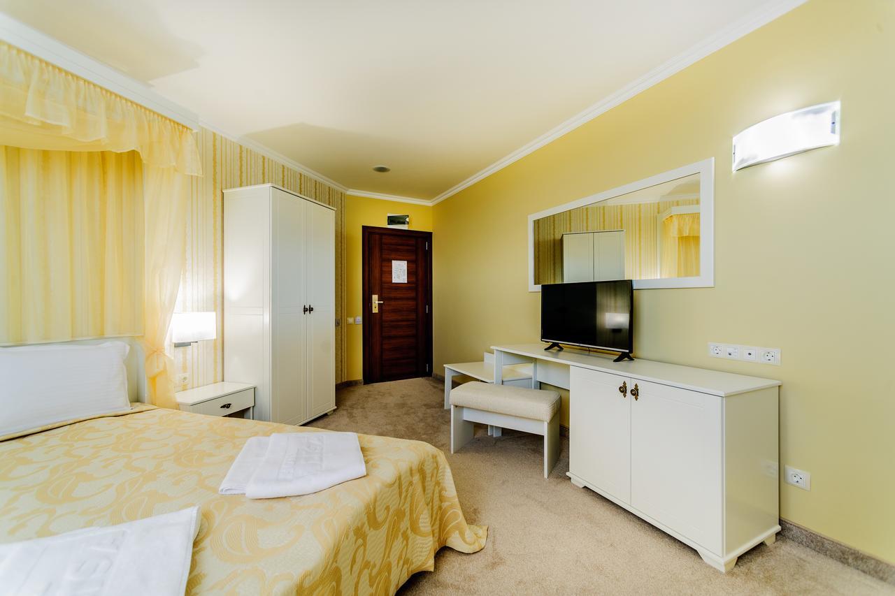 Hotel Alisa Павел-Баня Экстерьер фото