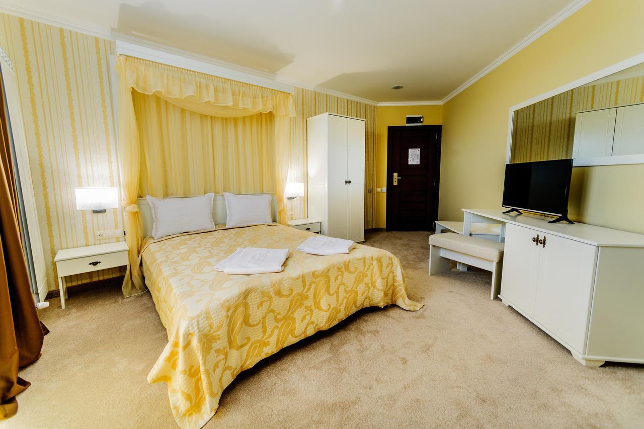 Hotel Alisa Павел-Баня Экстерьер фото